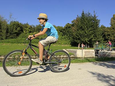 A vélo sur la véloroute Vallée de Somme A vélo sur la véloroute Vallée de Somme