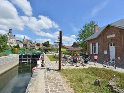 Maison eclusiere de Long Vallée de Somme Maison eclusiere de Long Vallée de Somme