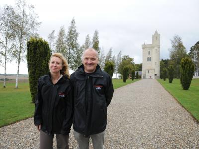 couple dans jardin.jpg