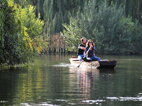 Barque dans les hortillonnages, Amiens, Somme