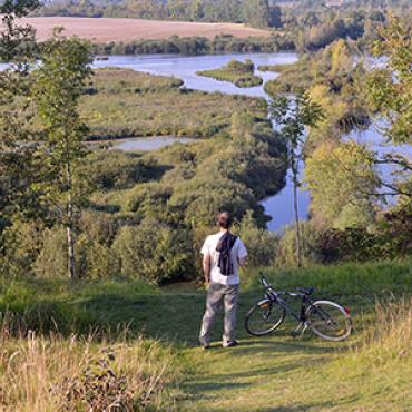 Belvédère de Frise, homme à vélo, Somme